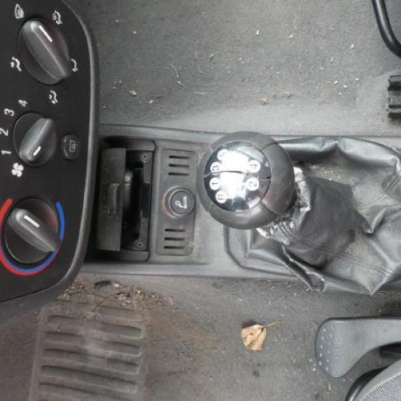 Porte avant gauche OPEL CORSA C Photo n°12