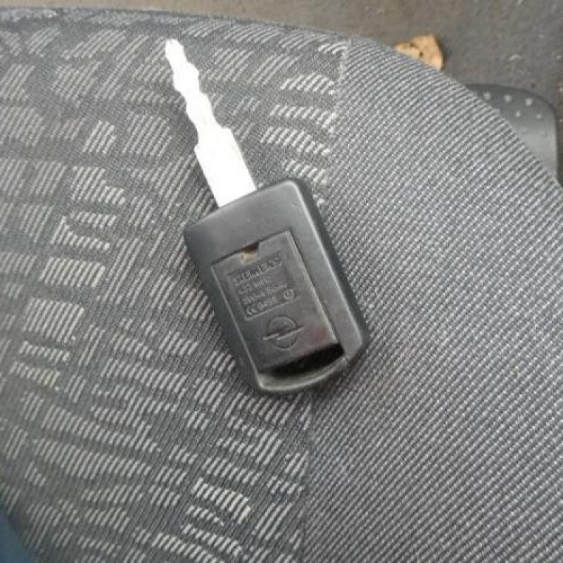 Porte avant gauche OPEL CORSA C Photo n°13