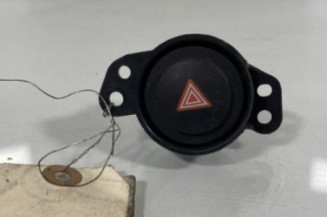Bouton de warning CITROEN C1 2 Photo n°1
