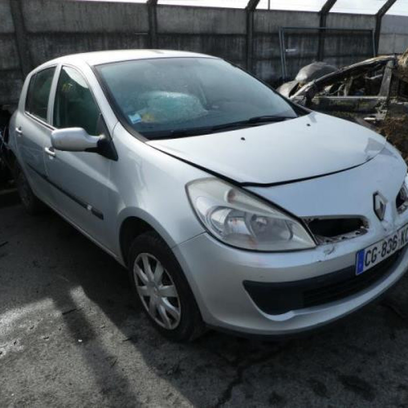 Moteur essuie glace arriere RENAULT CLIO 3 Photo n°4