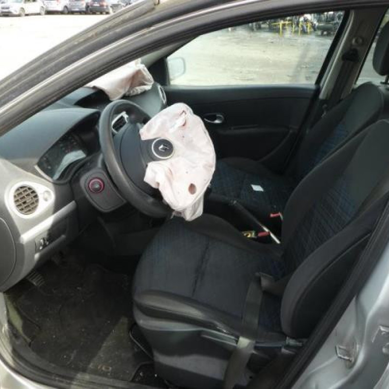 Moteur essuie glace arriere RENAULT CLIO 3 Photo n°7