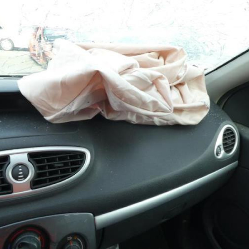 Moteur essuie glace arriere RENAULT CLIO 3 Photo n°12