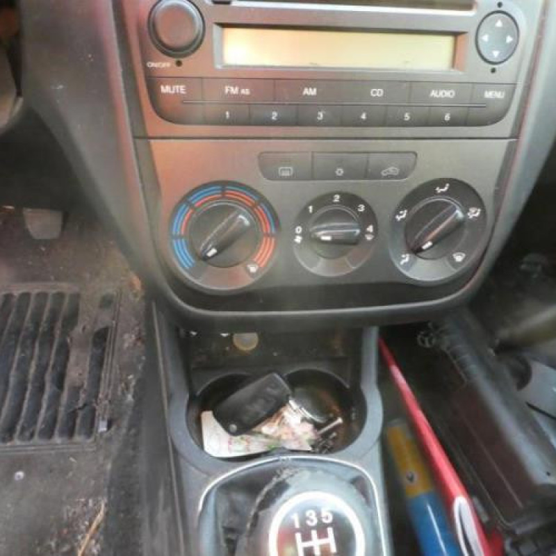 Verin de coffre FIAT GRANDE PUNTO Photo n°9