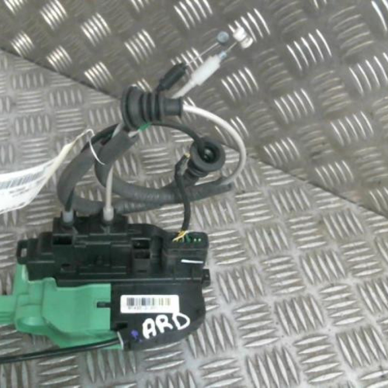 Serrure arriere droit HYUNDAI I 30 1 Photo n°3