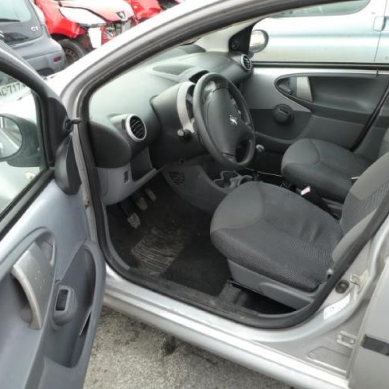 Serrure avant droit PEUGEOT 107 Photo n°7