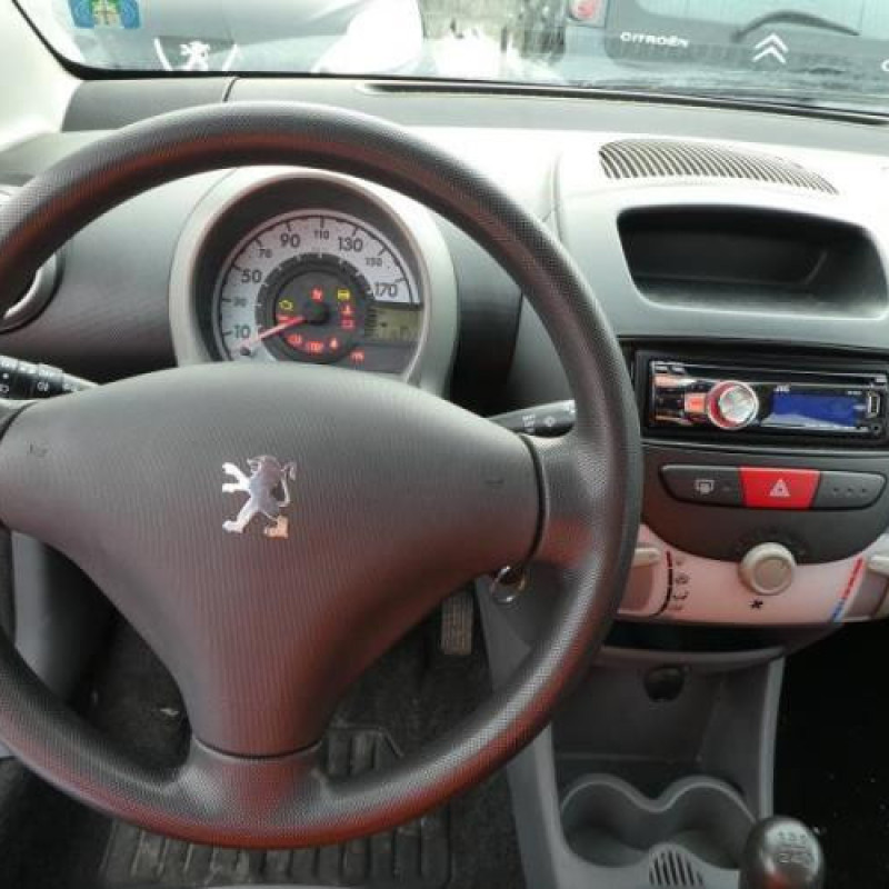 Serrure avant droit PEUGEOT 107 Photo n°9
