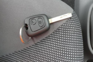 Serrure avant droit PEUGEOT 107