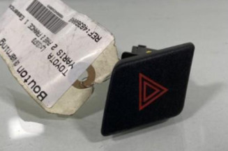 Bouton de warning TOYOTA YARIS 2 Photo n°1