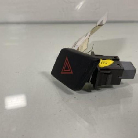 Bouton de warning TOYOTA YARIS 2