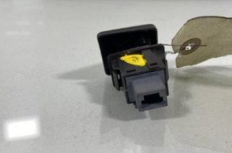 Bouton de warning TOYOTA YARIS 2