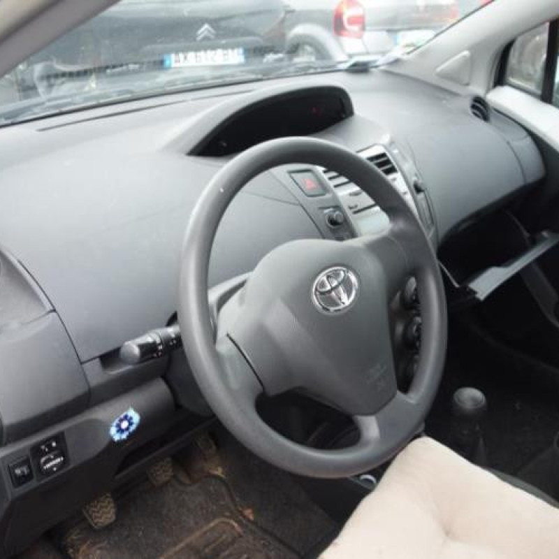 Moteur essuie glace arriere TOYOTA YARIS 2 Photo n°8