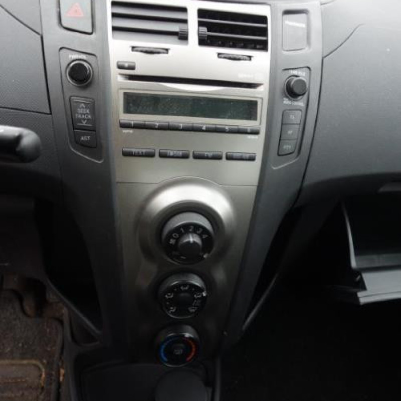 Moteur essuie glace arriere TOYOTA YARIS 2 Photo n°13