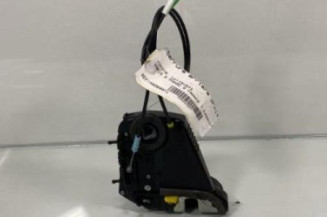 Serrure arriere droit TOYOTA YARIS 2 Photo n°1