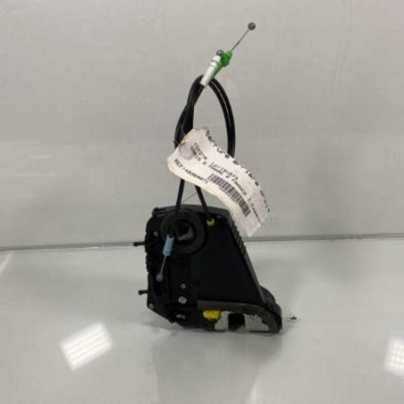 Serrure arriere droit TOYOTA YARIS 2 Photo n°1