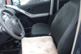Serrure arriere droit TOYOTA YARIS 2