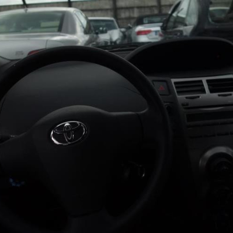 Serrure arriere droit TOYOTA YARIS 2 Photo n°14