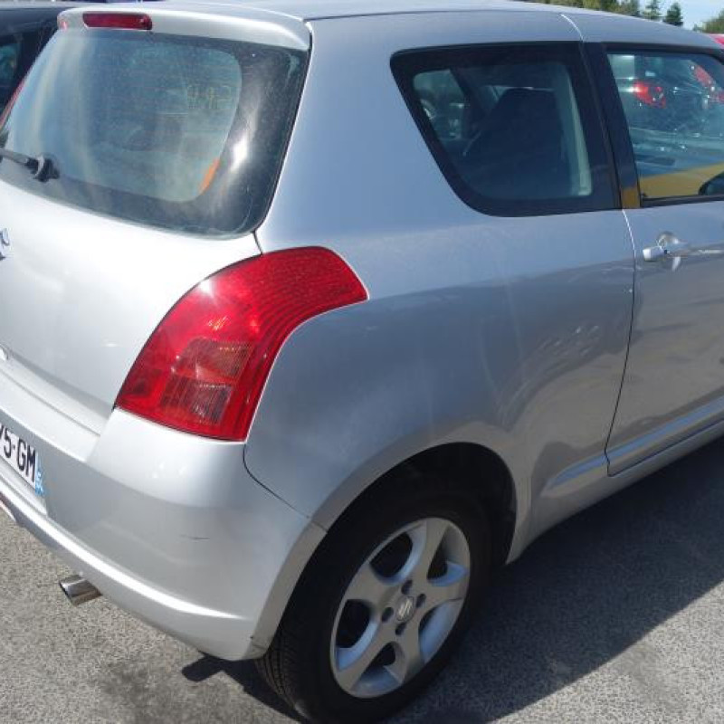 Pretensionneur de ceinture avant droit SUZUKI SWIFT 3 Photo n°6