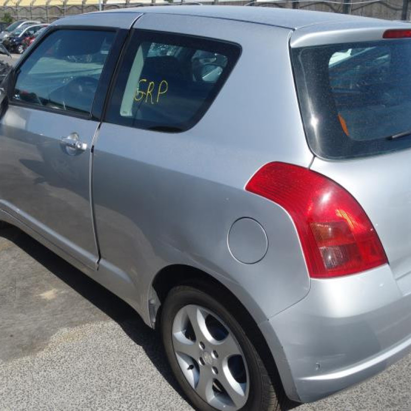 Pretensionneur de ceinture avant droit SUZUKI SWIFT 3 Photo n°7