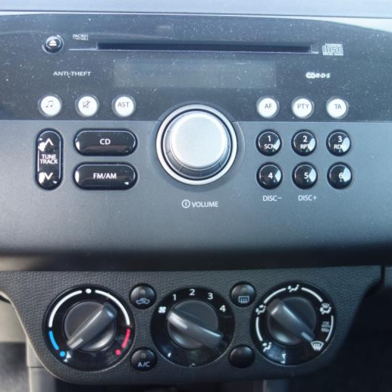 Pretensionneur de ceinture avant droit SUZUKI SWIFT 3 Photo n°9