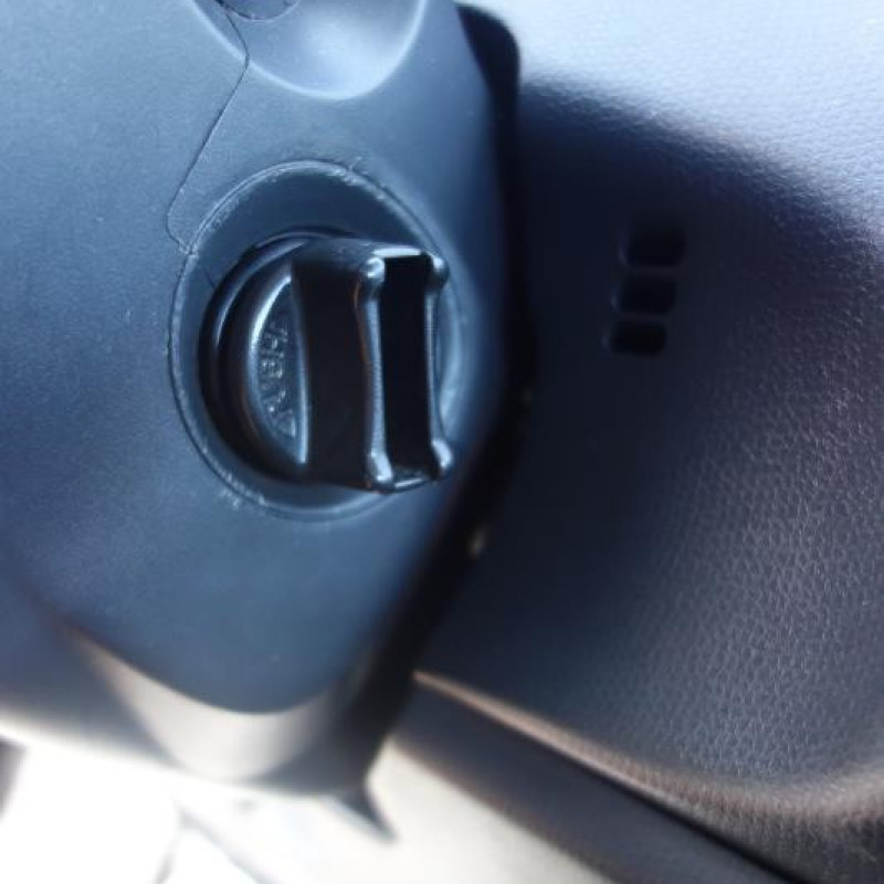 Pretensionneur de ceinture avant droit SUZUKI SWIFT 3 Photo n°10