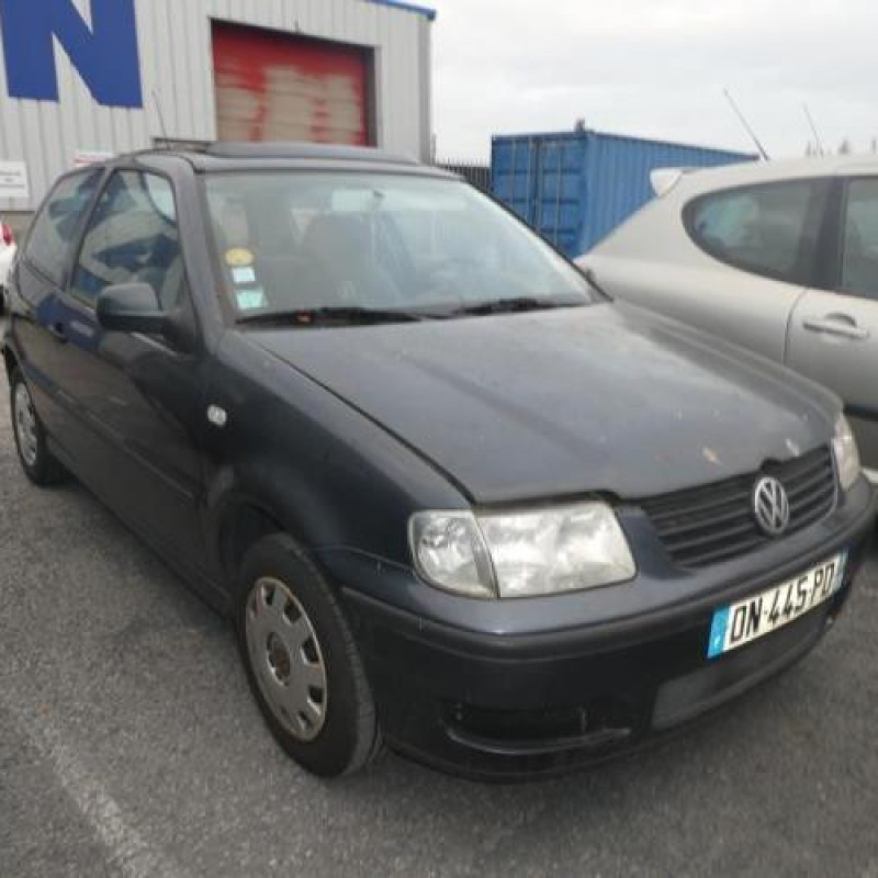 Malle/Hayon arriere VOLKSWAGEN POLO 3 Photo n°4