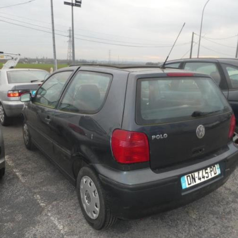 Malle/Hayon arriere VOLKSWAGEN POLO 3 Photo n°6