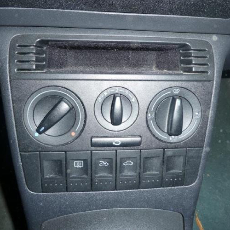 Malle/Hayon arriere VOLKSWAGEN POLO 3 Photo n°8