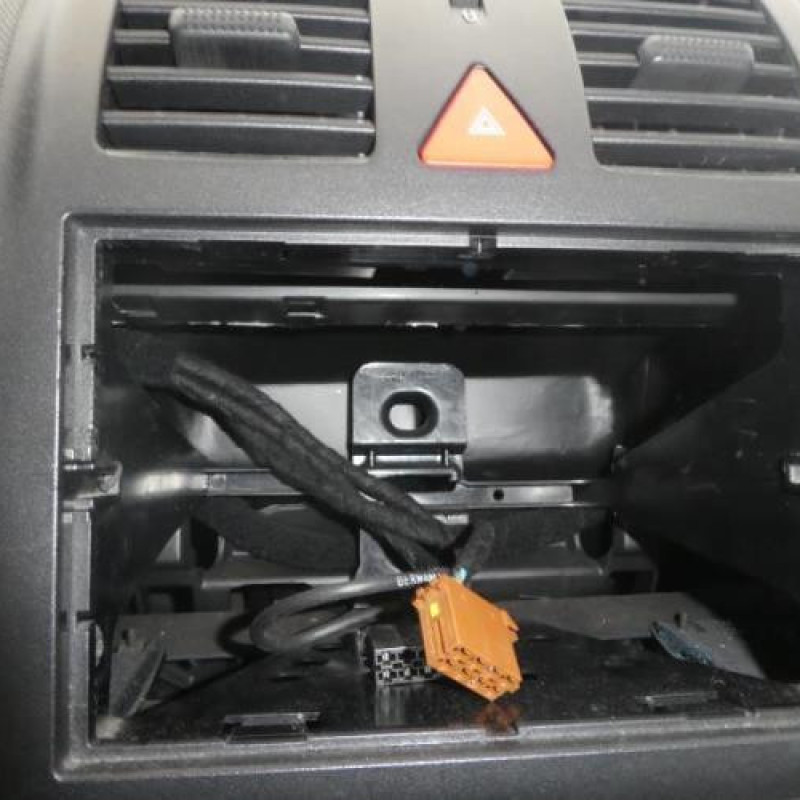 Malle/Hayon arriere VOLKSWAGEN POLO 3 Photo n°9