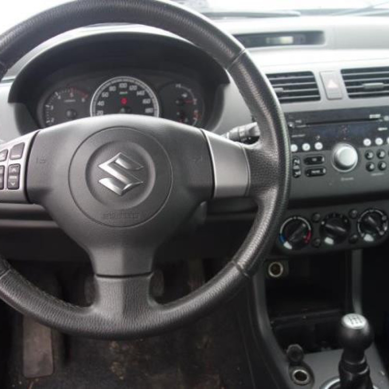 Porte avant droit SUZUKI SWIFT 3 Photo n°11