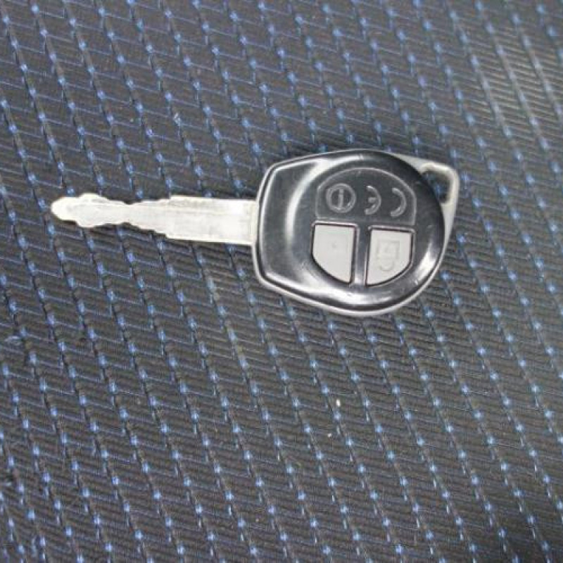 Porte avant droit SUZUKI SWIFT 3 Photo n°14