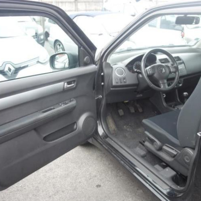 Porte avant gauche SUZUKI SWIFT 3 Photo n°7