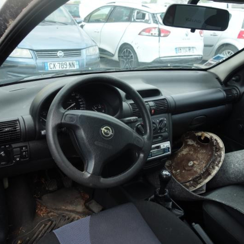 Porte avant droit OPEL CORSA B Photo n°7
