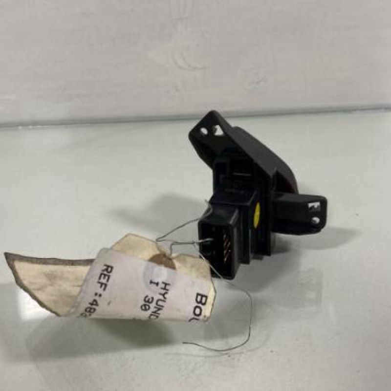 Bouton de warning HYUNDAI I 30 1 Photo n°3