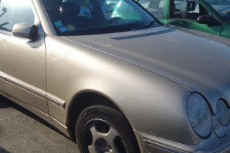 Serrure arriere droit MERCEDES CLASSE E 210