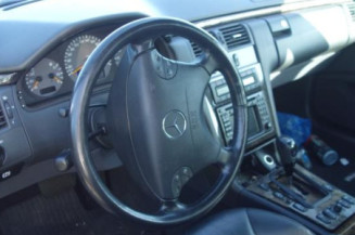Serrure arriere droit MERCEDES CLASSE E 210
