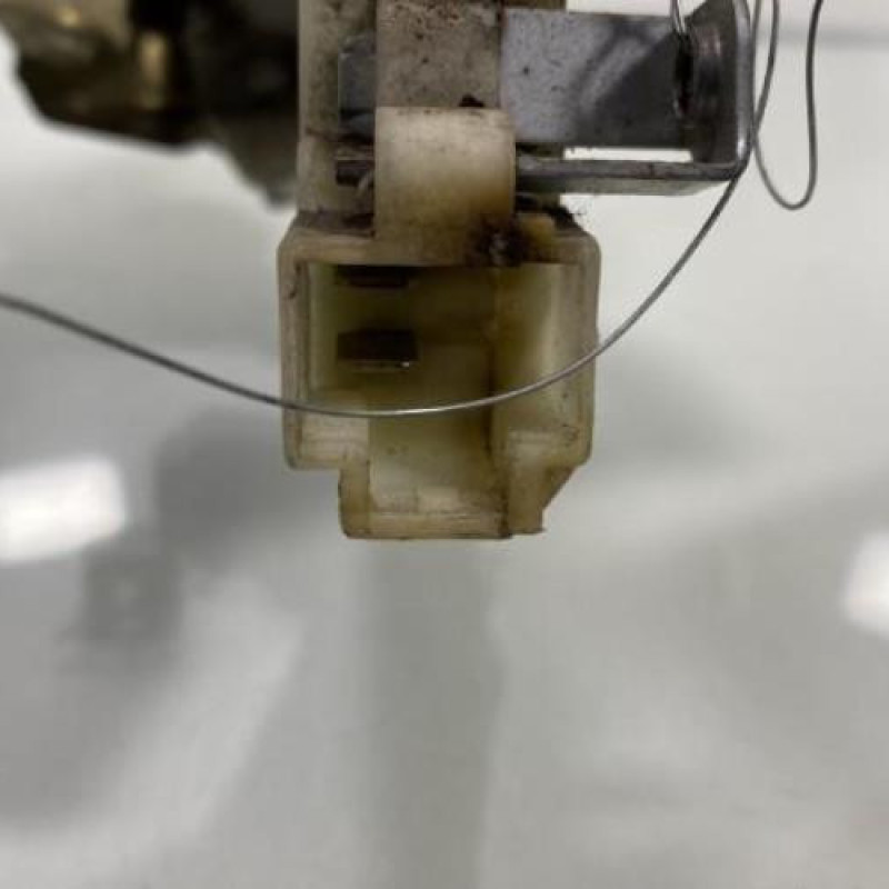 Serrure arriere droit NISSAN TERRANO 2 Photo n°3