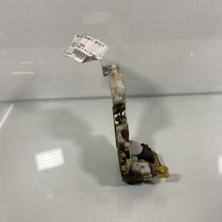 Serrure avant droit NISSAN TERRANO 2