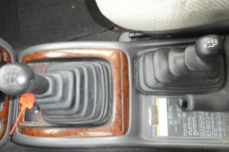 Serrure avant droit SUZUKI GRAND VITARA 1