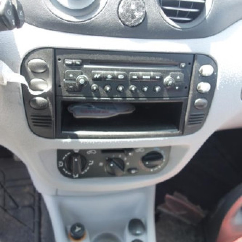 Porte avant droit CITROEN C3 PLURIEL Photo n°12