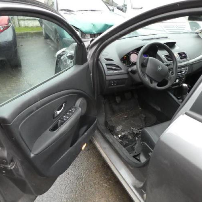 Verin de coffre RENAULT MEGANE 3 Photo n°8