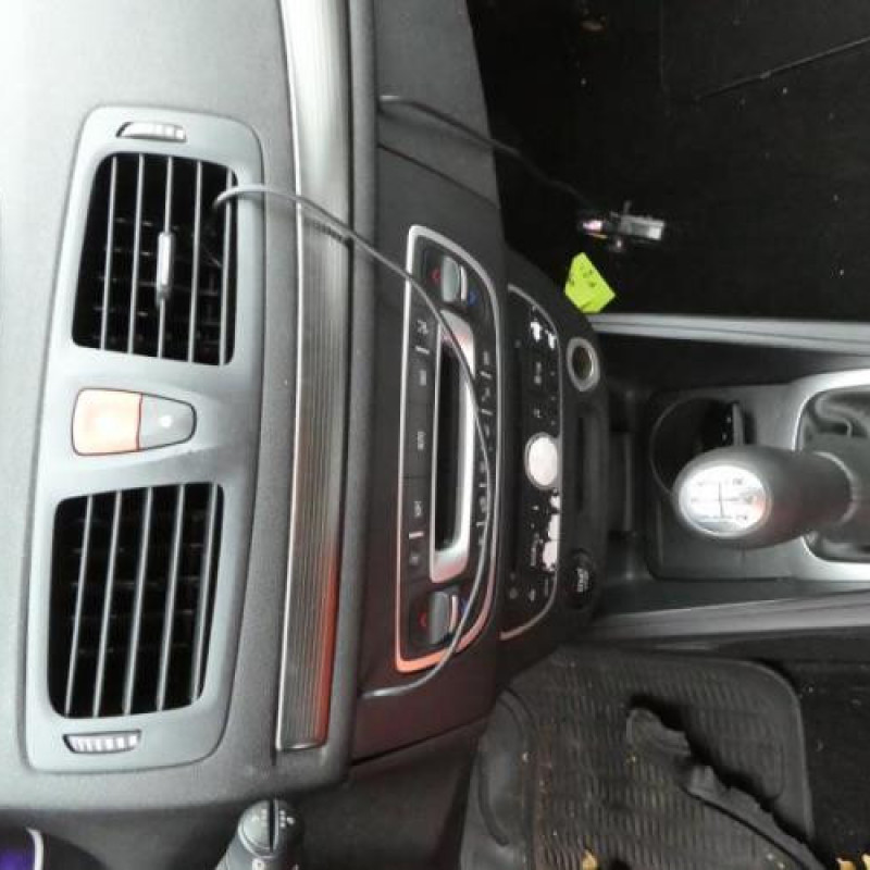 Verin de coffre RENAULT MEGANE 3 Photo n°12
