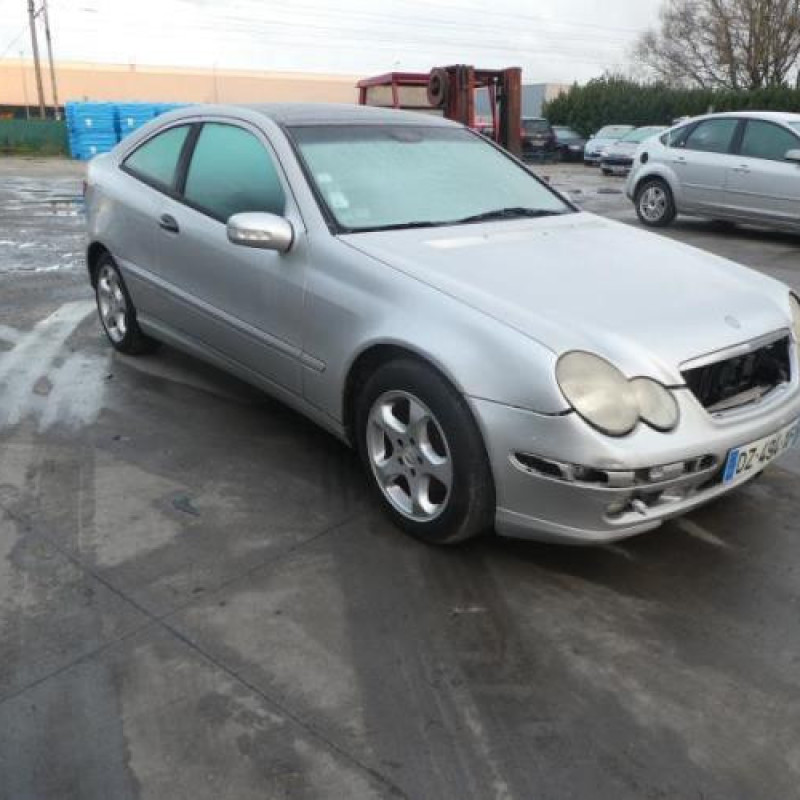 Porte avant droit MERCEDES CLASSE C 203 COUPE SPORT Photo n°4