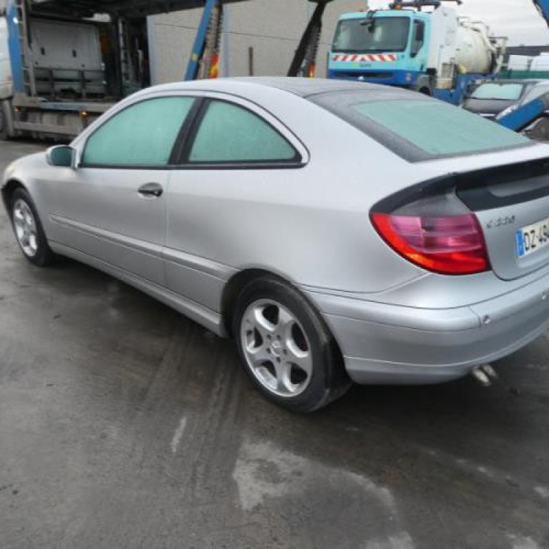 Porte avant droit MERCEDES CLASSE C 203 COUPE SPORT Photo n°6
