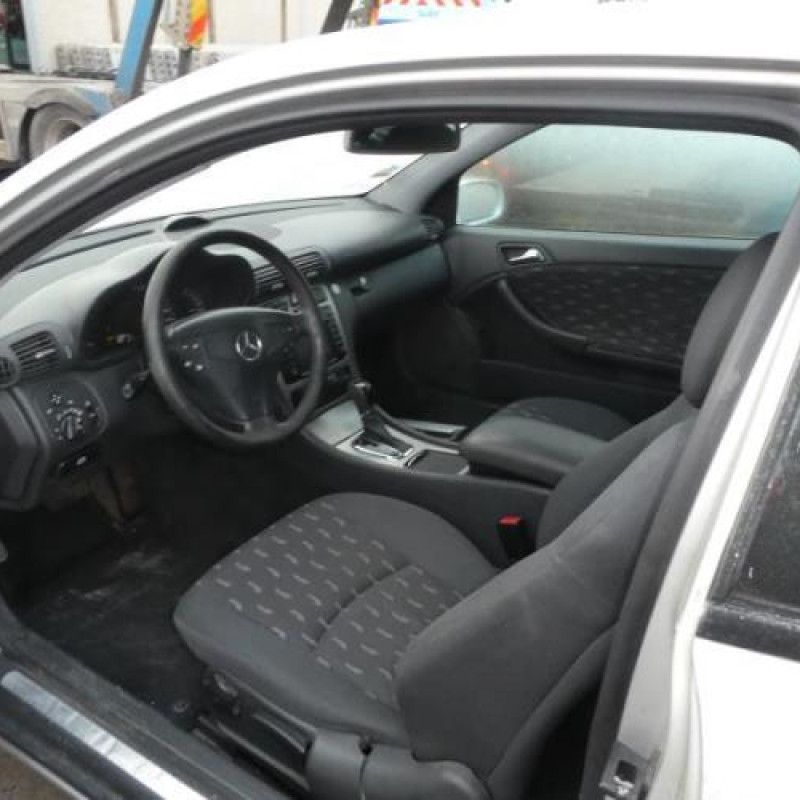Porte avant droit MERCEDES CLASSE C 203 COUPE SPORT Photo n°7