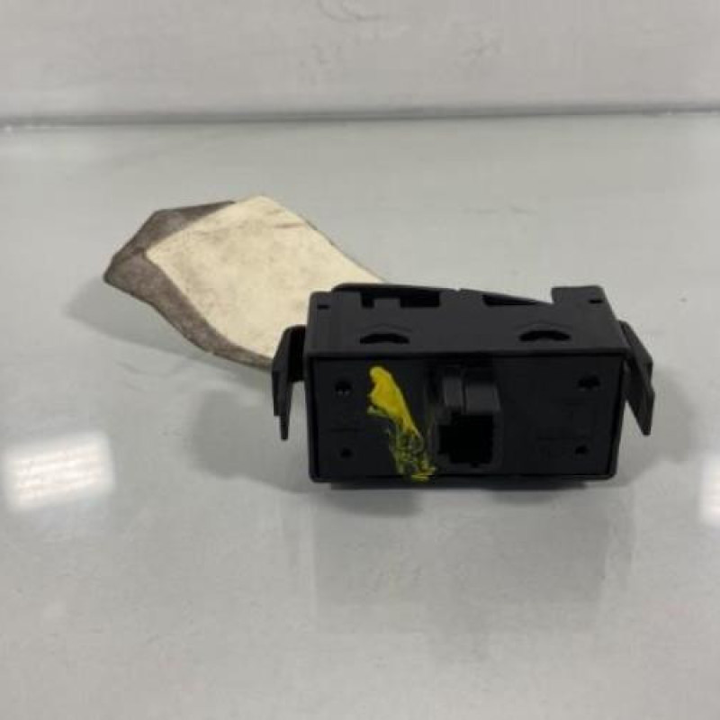 Bouton de warning DACIA LODGY Photo n°3