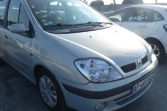 Serrure avant droit RENAULT SCENIC 1