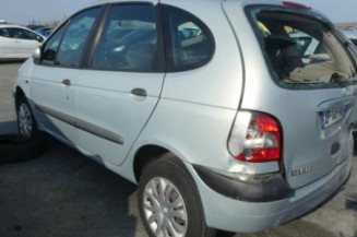 Serrure avant droit RENAULT SCENIC 1