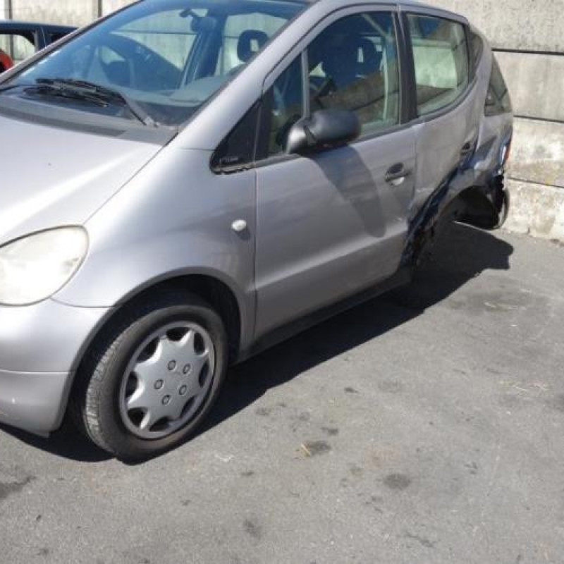 Feu arriere principal droit (feux) MERCEDES CLASSE A 168 Photo n°3