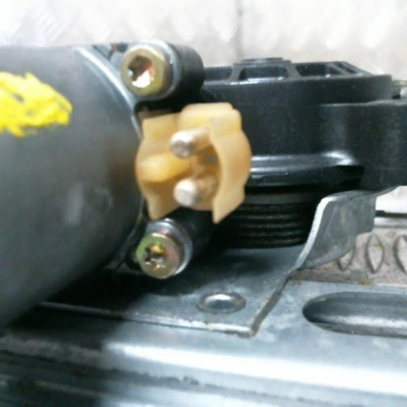 Leve vitre electrique avant droit MERCEDES CLASSE A 168 Photo n°2