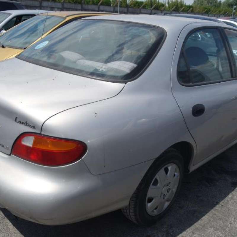 Porte avant gauche HYUNDAI LANTRA 2 Photo n°5